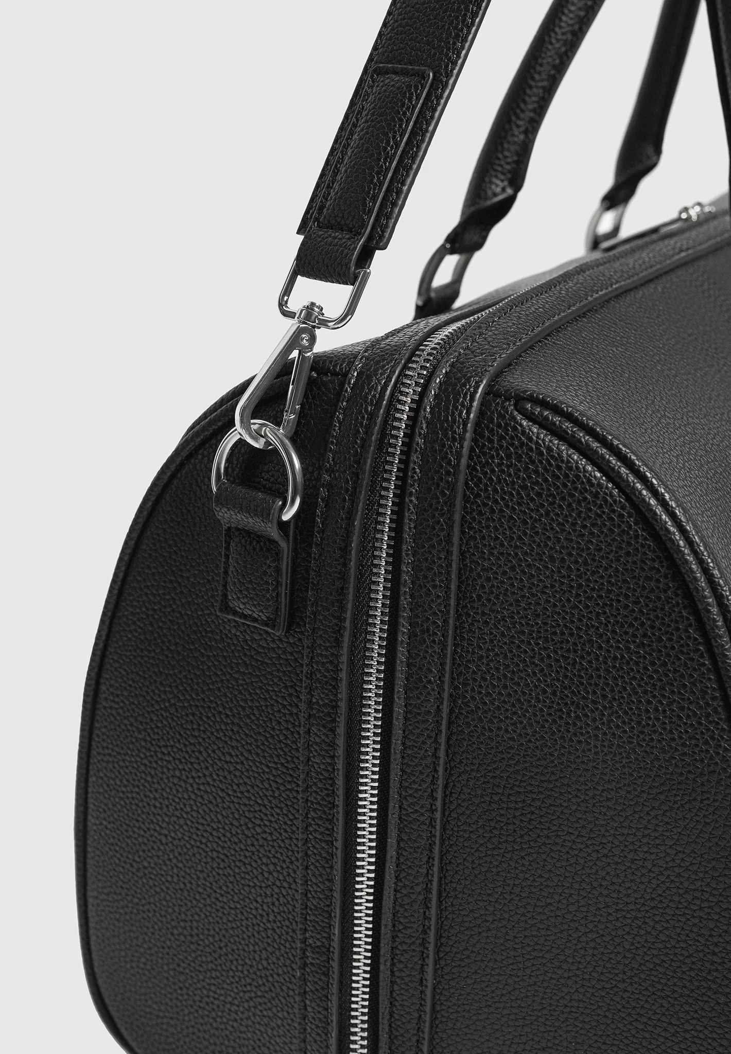 AC001 - Leather Travel Bag - Black - Image 6