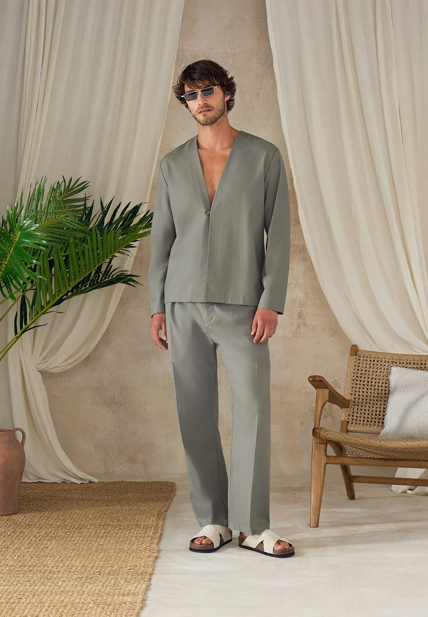 Dorian - Pleated Linen Trousers - Khaki - Image 6