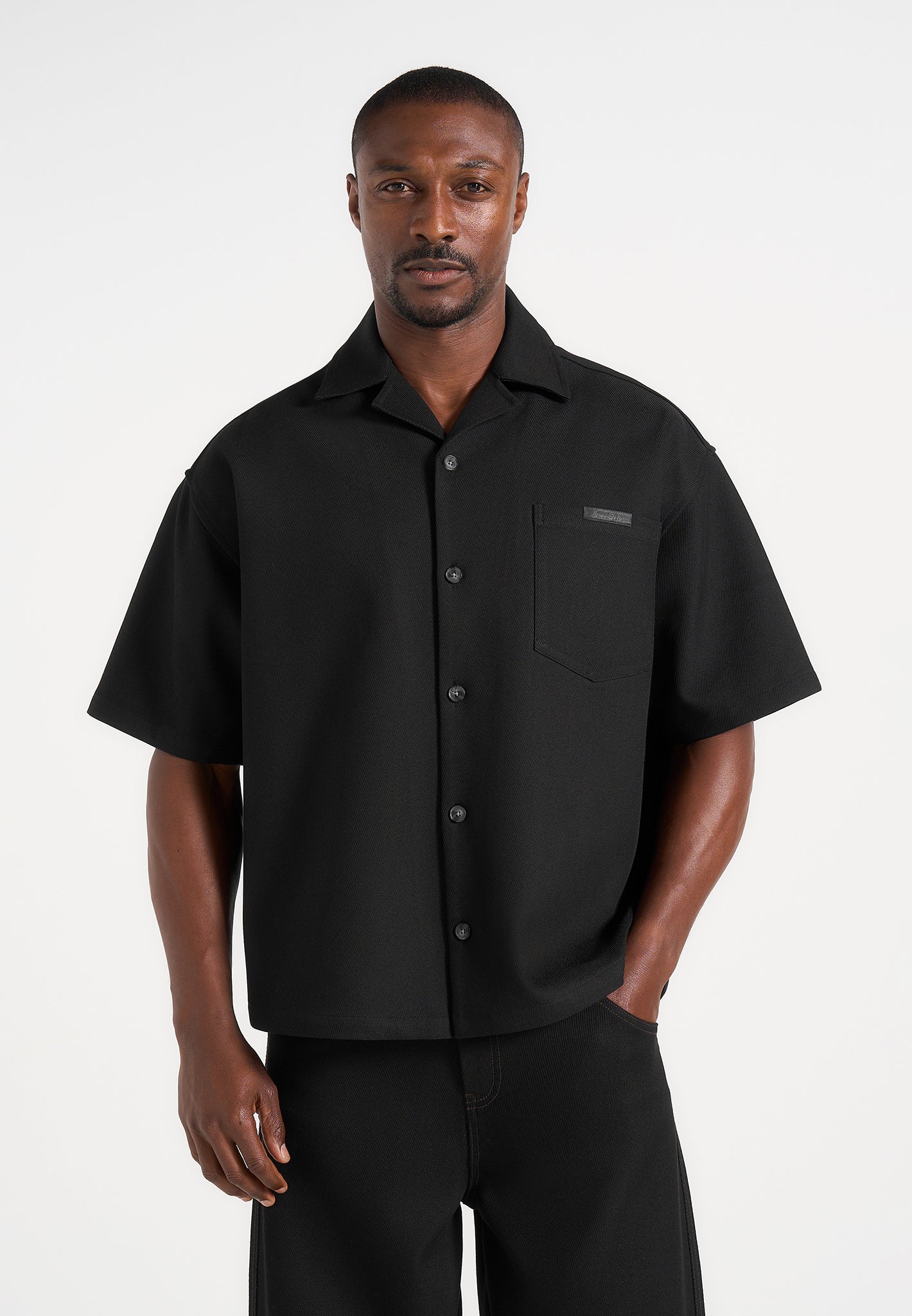 Brook - Unisex Signature Twill Boxy Shirt - Black - Image 5