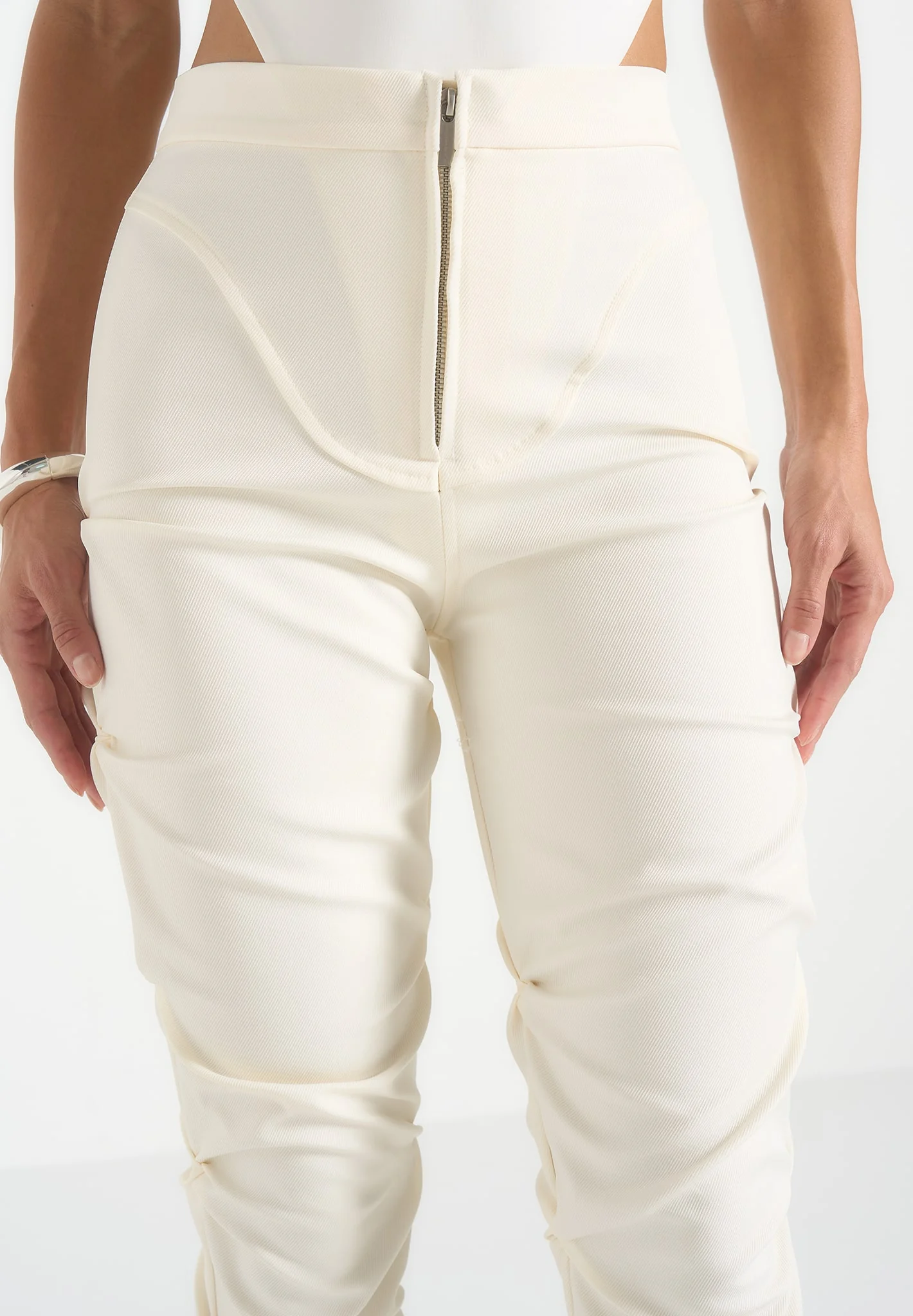 Caroline - Tacked Twill Fit & Flare Trousers - White - Image 3