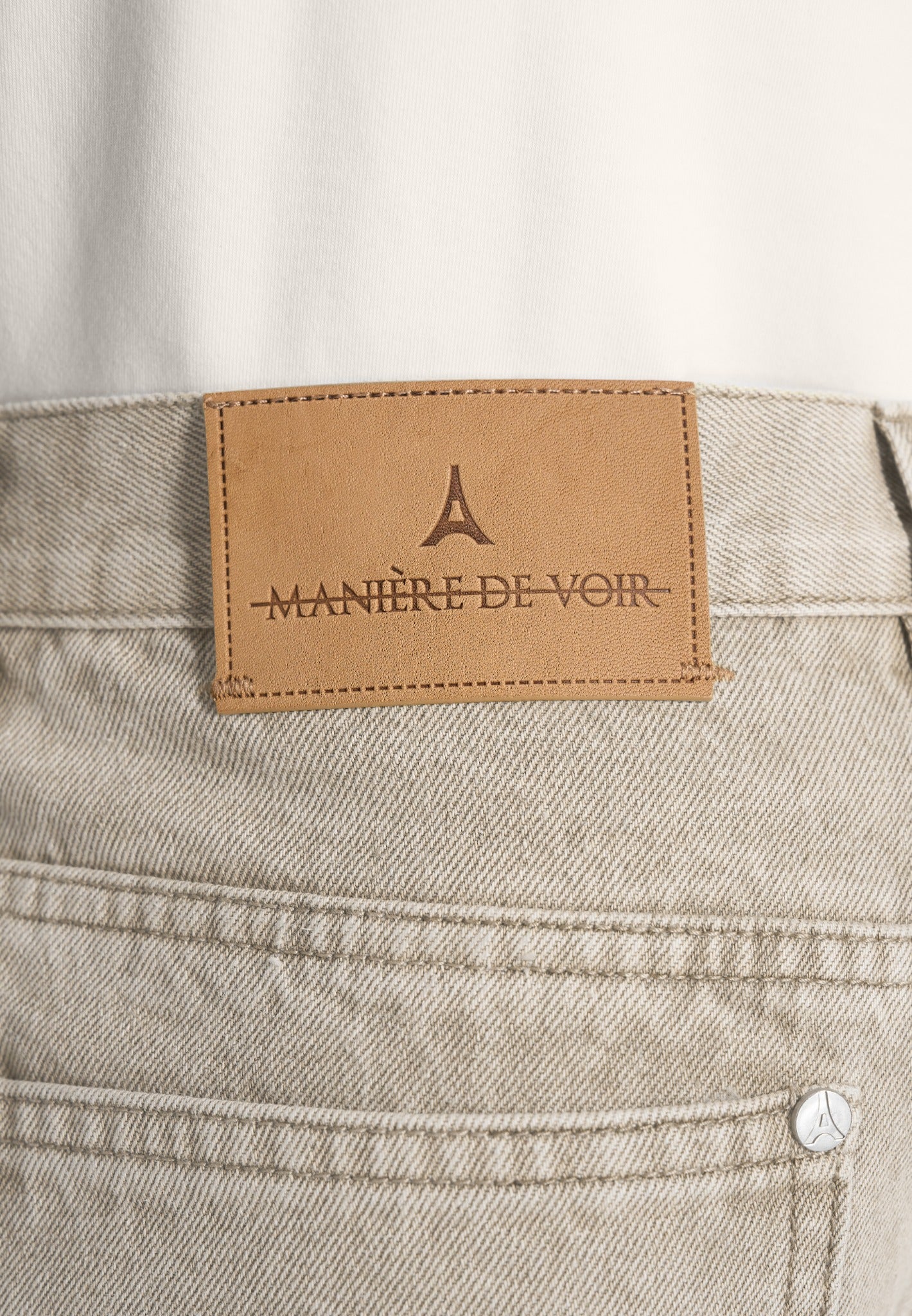 DN002 - Relaxed Fit Denim Jeans - Beige - Image 3