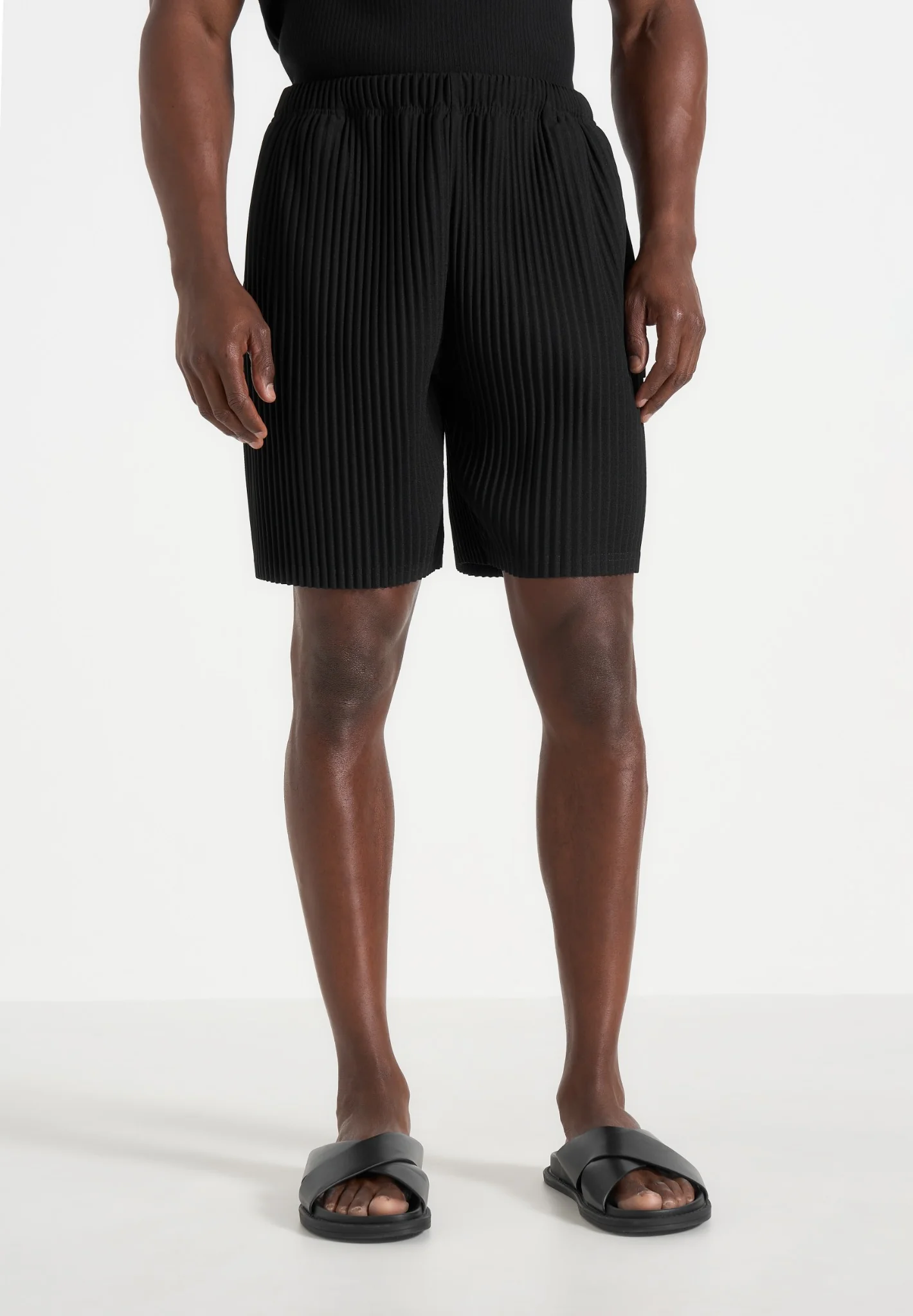 Drew - Pleated Shorts - Black
