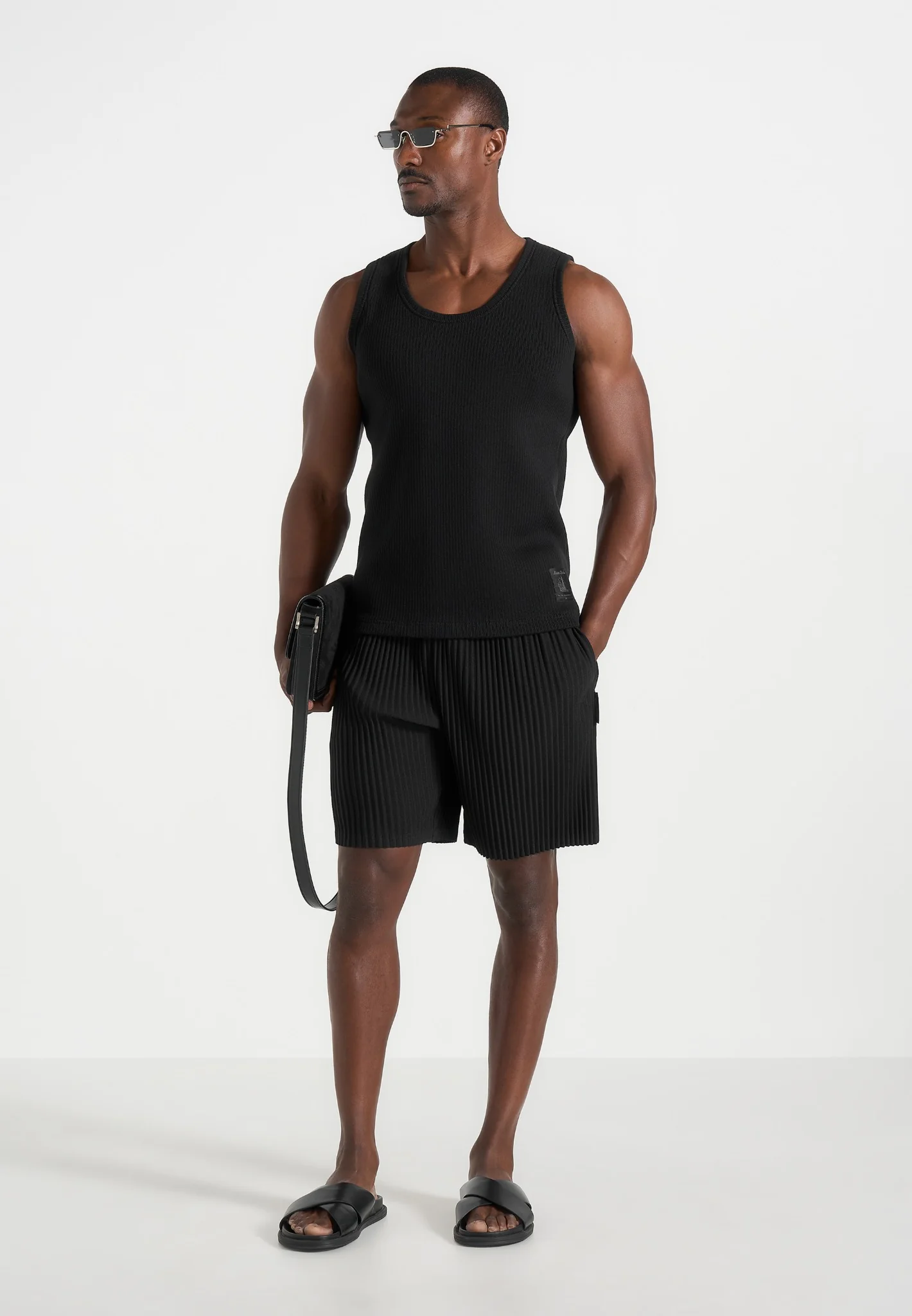 Drew - Pleated Shorts - Black - Image 3