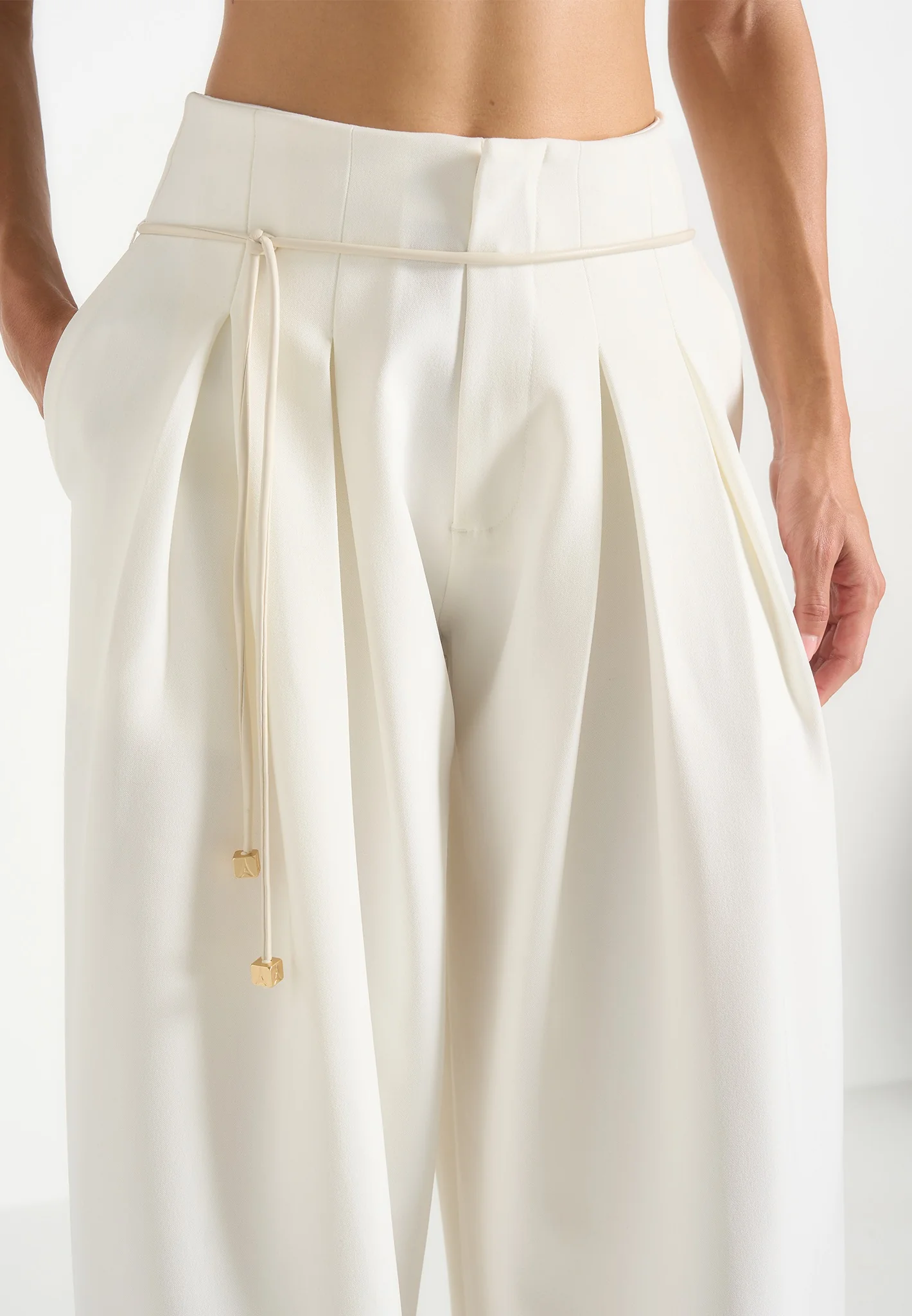 Flora - Box Pleat Wide Leg Belted Trousers - White - Image 3