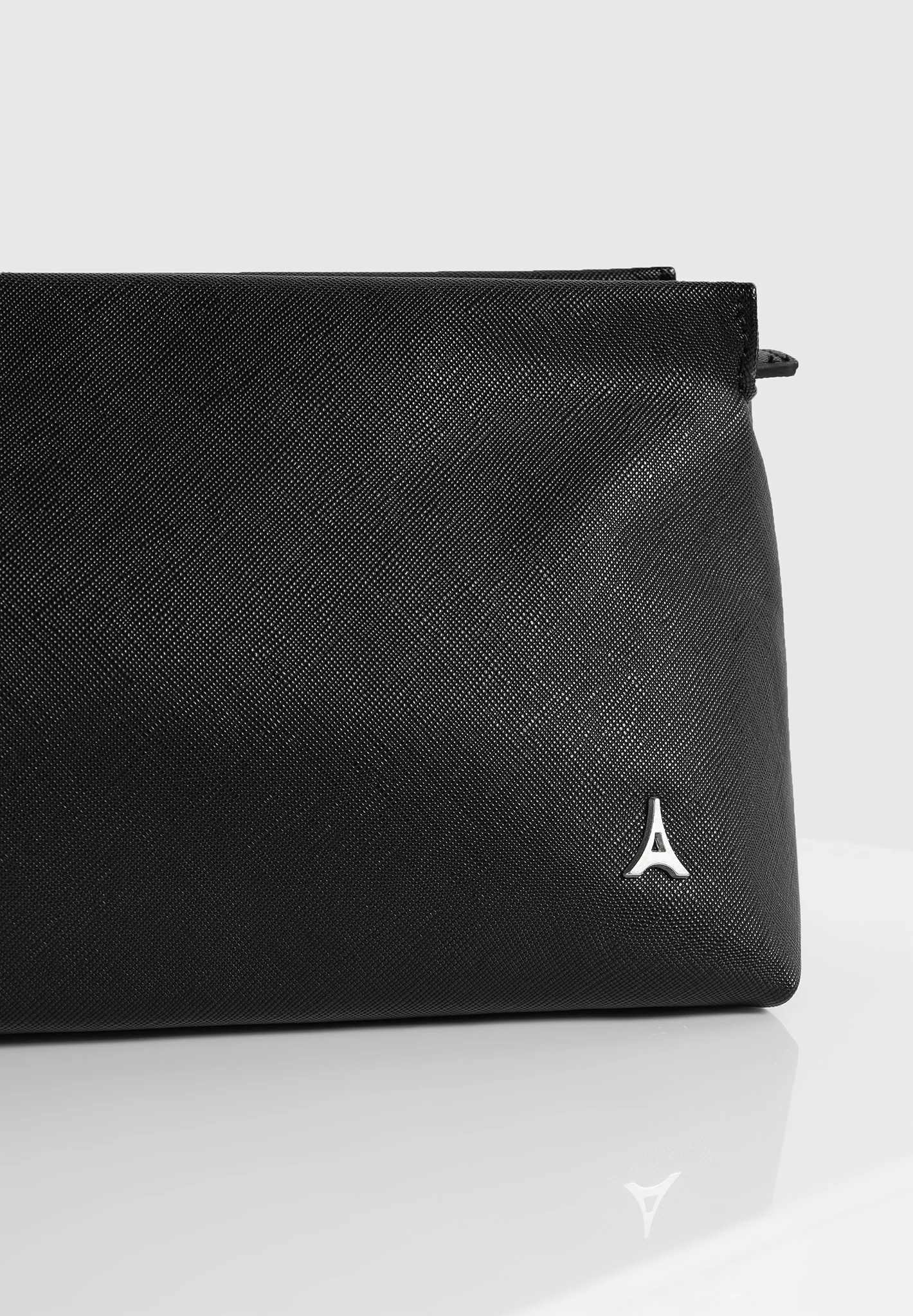 Jessy - Textured Leather Washbag - Black - Image 4