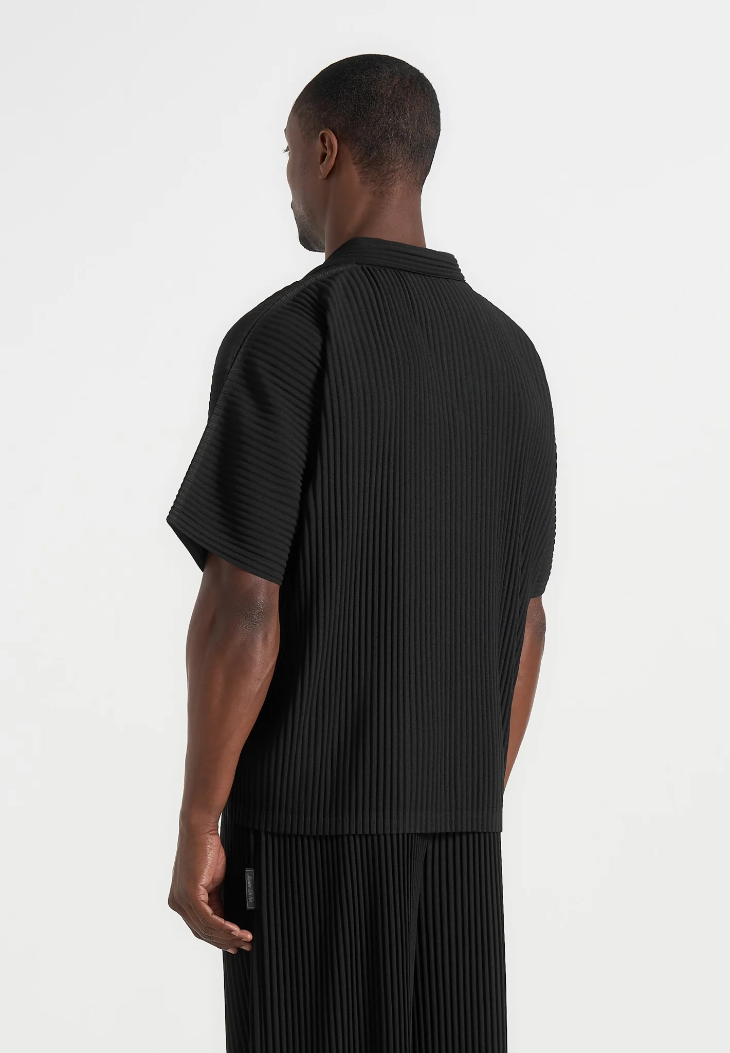 Justin - Pleated Boxy Shirt - Black - Image 4