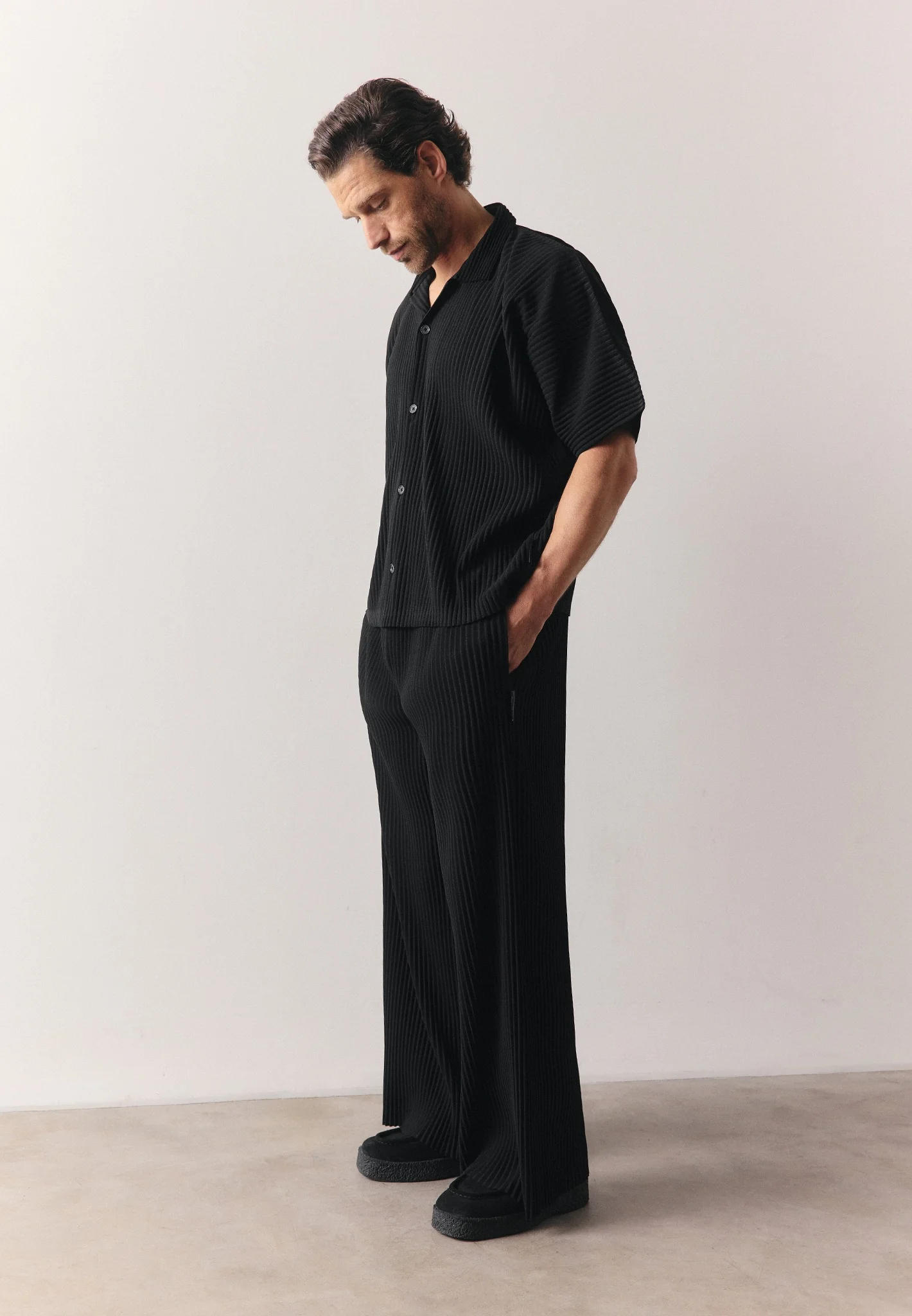 Justin - Pleated Boxy Shirt - Black - Image 6
