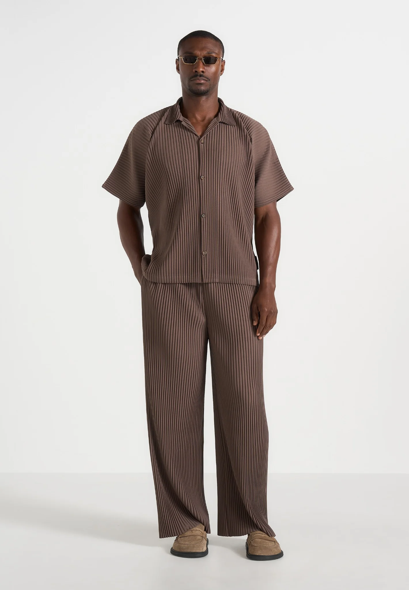 Justin - Pleated Boxy Shirt - Brown - Image 3