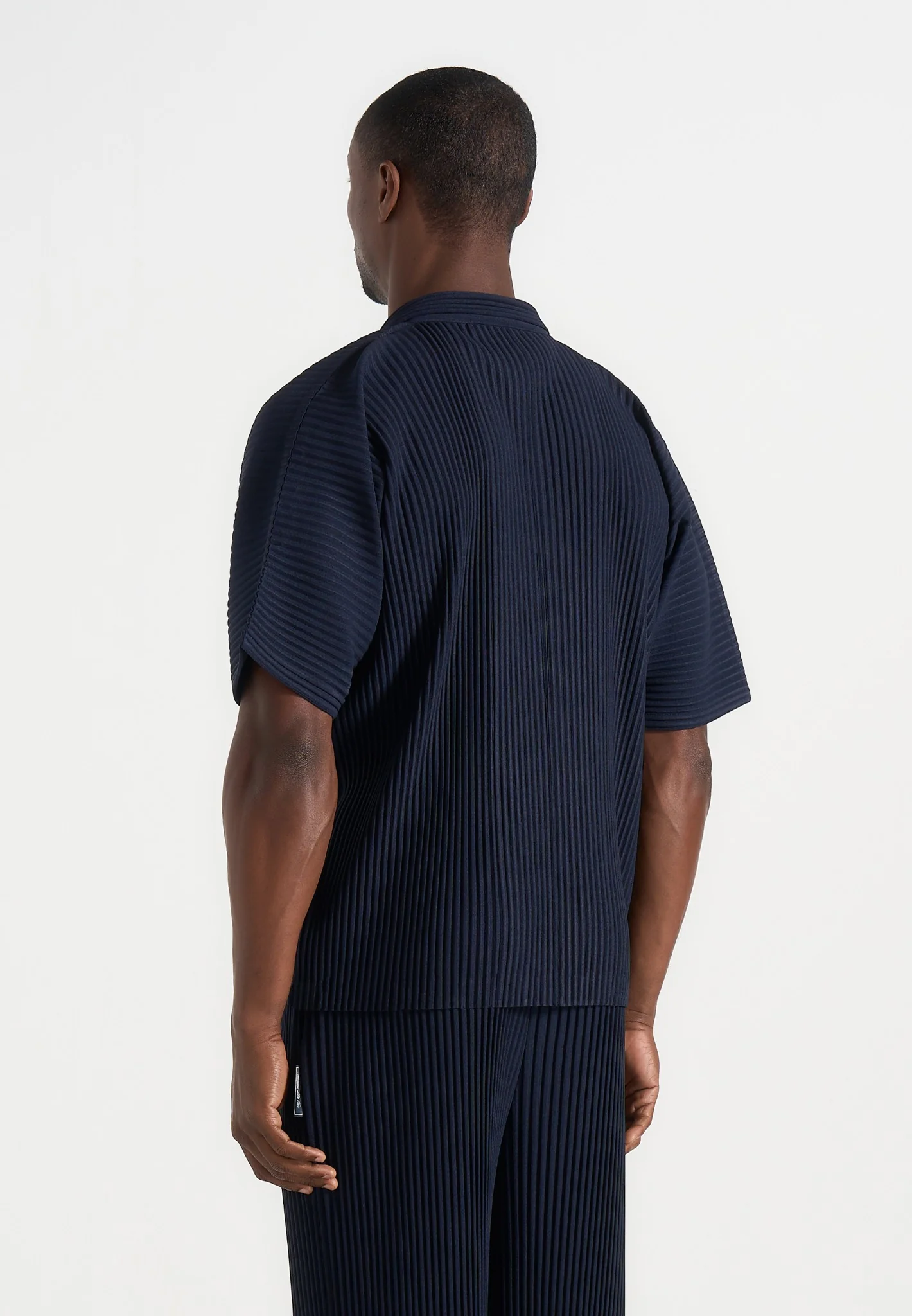 Justin - Pleated Boxy Shirt - Navy - Image 4