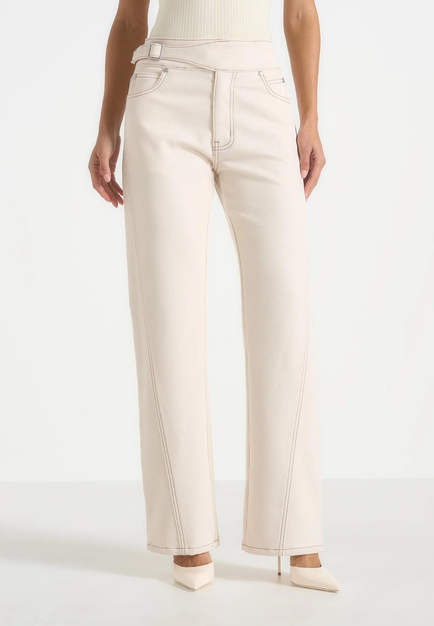 Loane - Twist Leg Boyfriend Jeans With Waist Adjuster - Cream