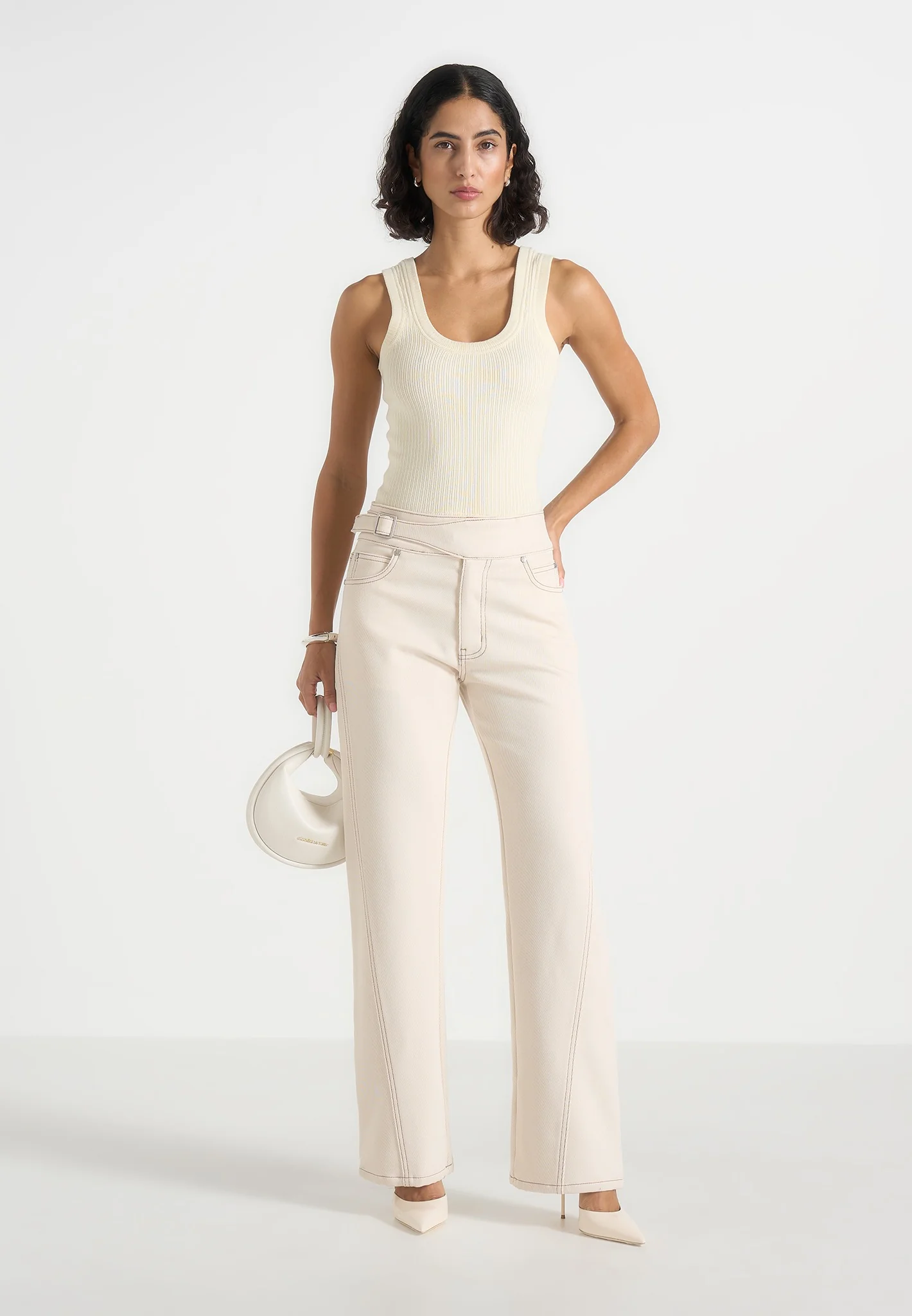 Loane - Twist Leg Boyfriend Jeans With Waist Adjuster - Cream - Image 2