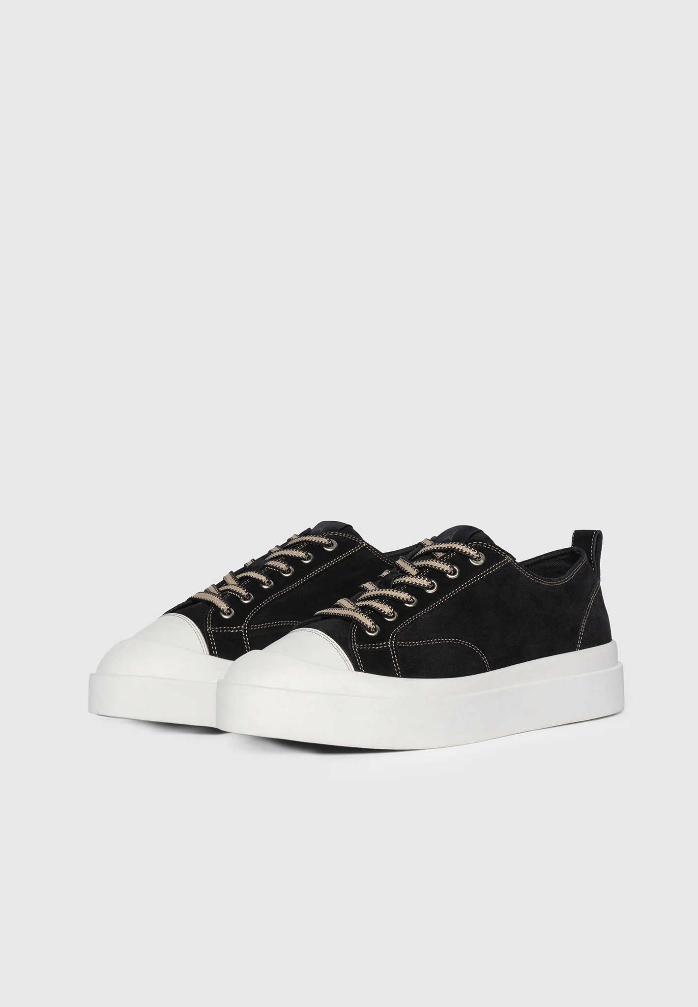 Men's Vienna - Suede Contrast Stitch Sneaker - Black - Image 8