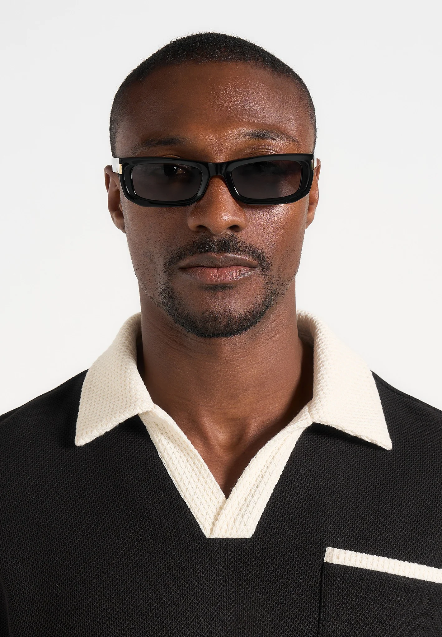 Milan - Curved-Frame Sunglasses - Black - Image 6