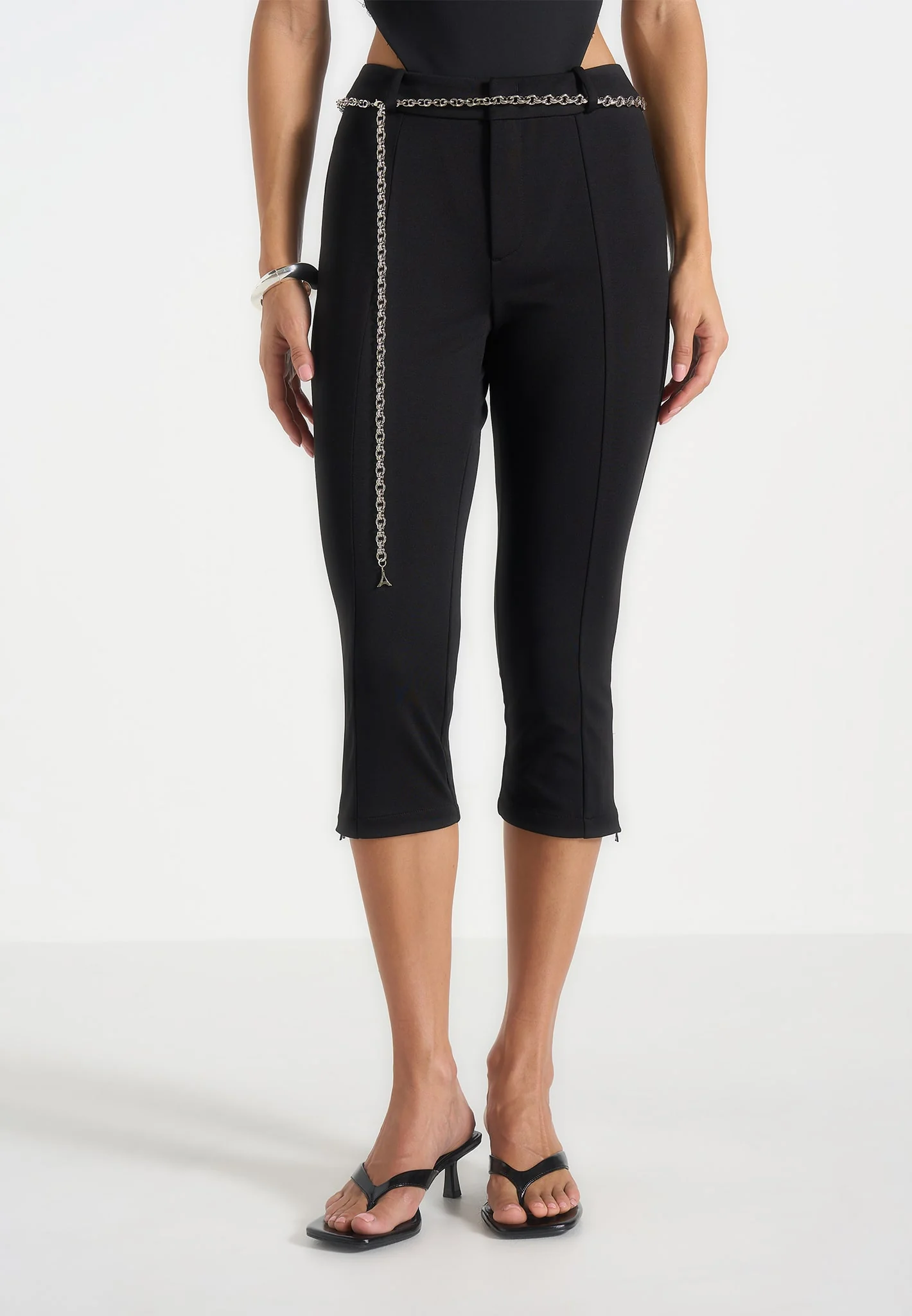 Una - Capri Leggings With Chain - Black