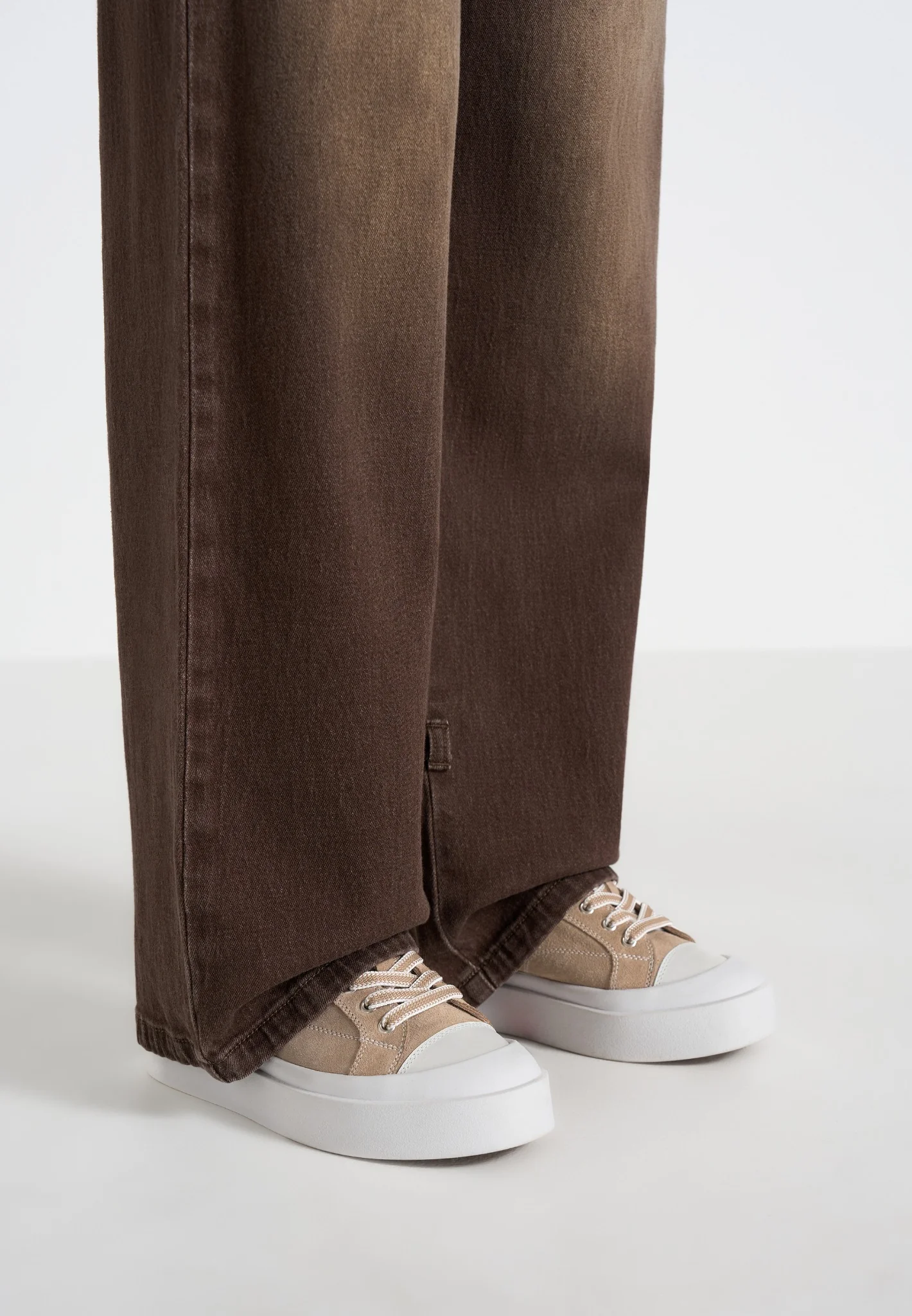 Women's Vienna - Suede Contrast Stitch Sneaker - Beige - Image 2